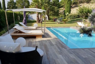 Propriété de 9 pièces avec piscine proche de Sainte-Maxime